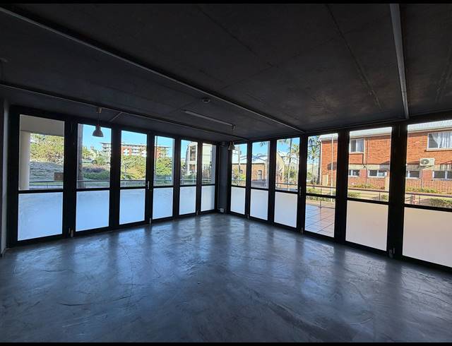 272M² OFFICE TO LET IN POINT WATERFRONT